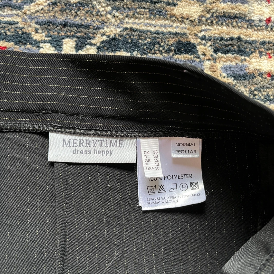 Svarta lågmidjade kostymbyxor från Merrytime! - 3