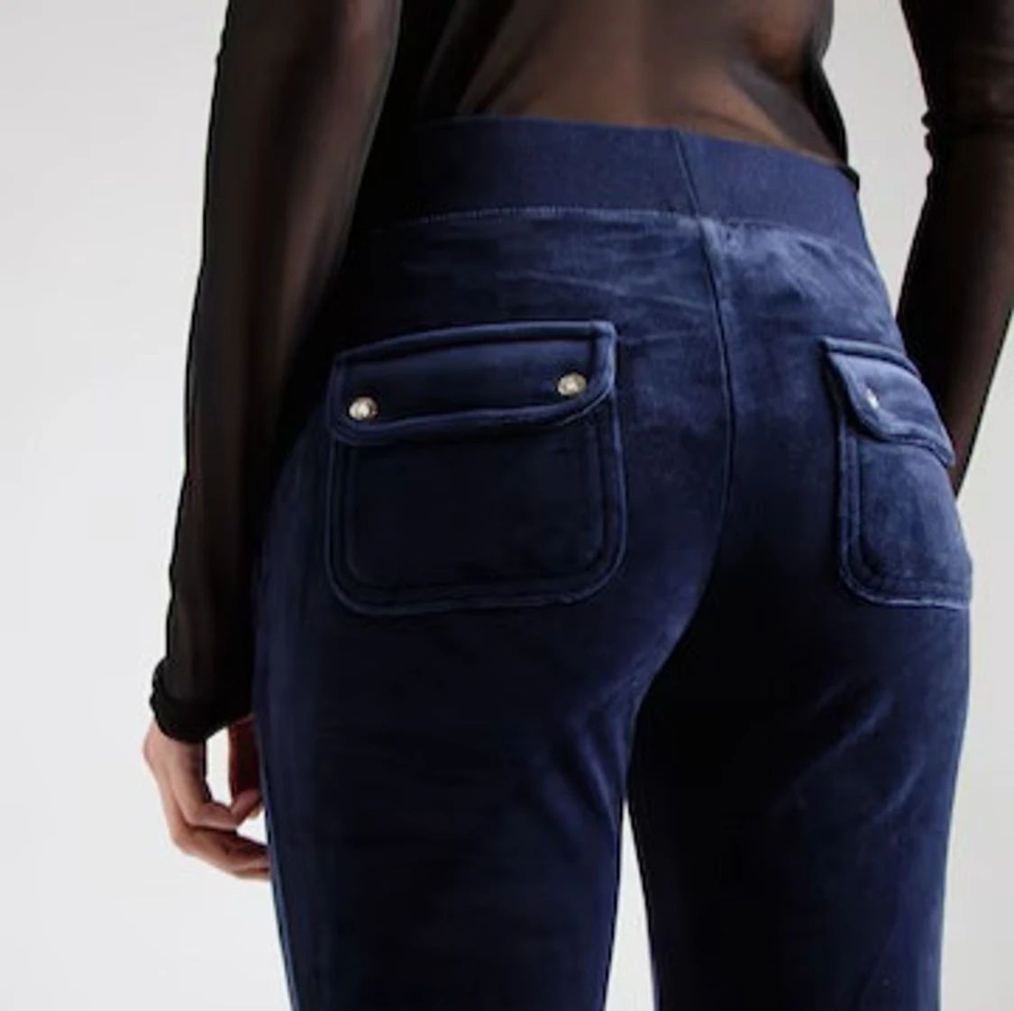 Mörkblå velourbyxor från Juicy Couture