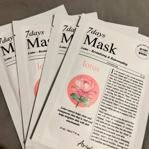  Mask Lotus från Ariul 4 st  -  Mask Lotus från Ariul som revitaliserar och föryngrar huden. Innehåller lotus-extrakt som hjälper till att klara upp och återfukta huden. Perfekt för en avkopplande ansiktsbehandling hemma.