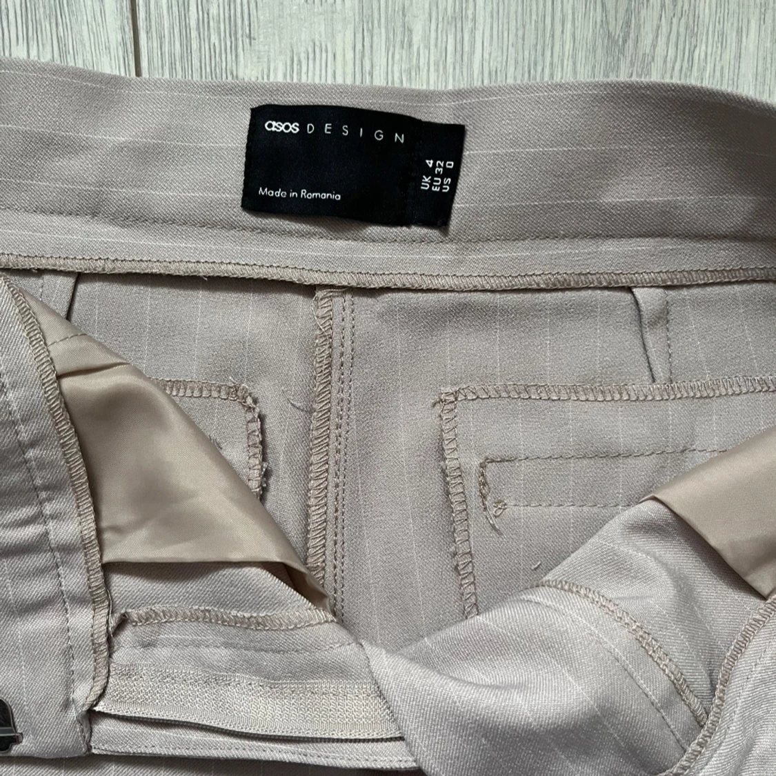 Beige kostymbyxor från ASOS DESIGN - 1