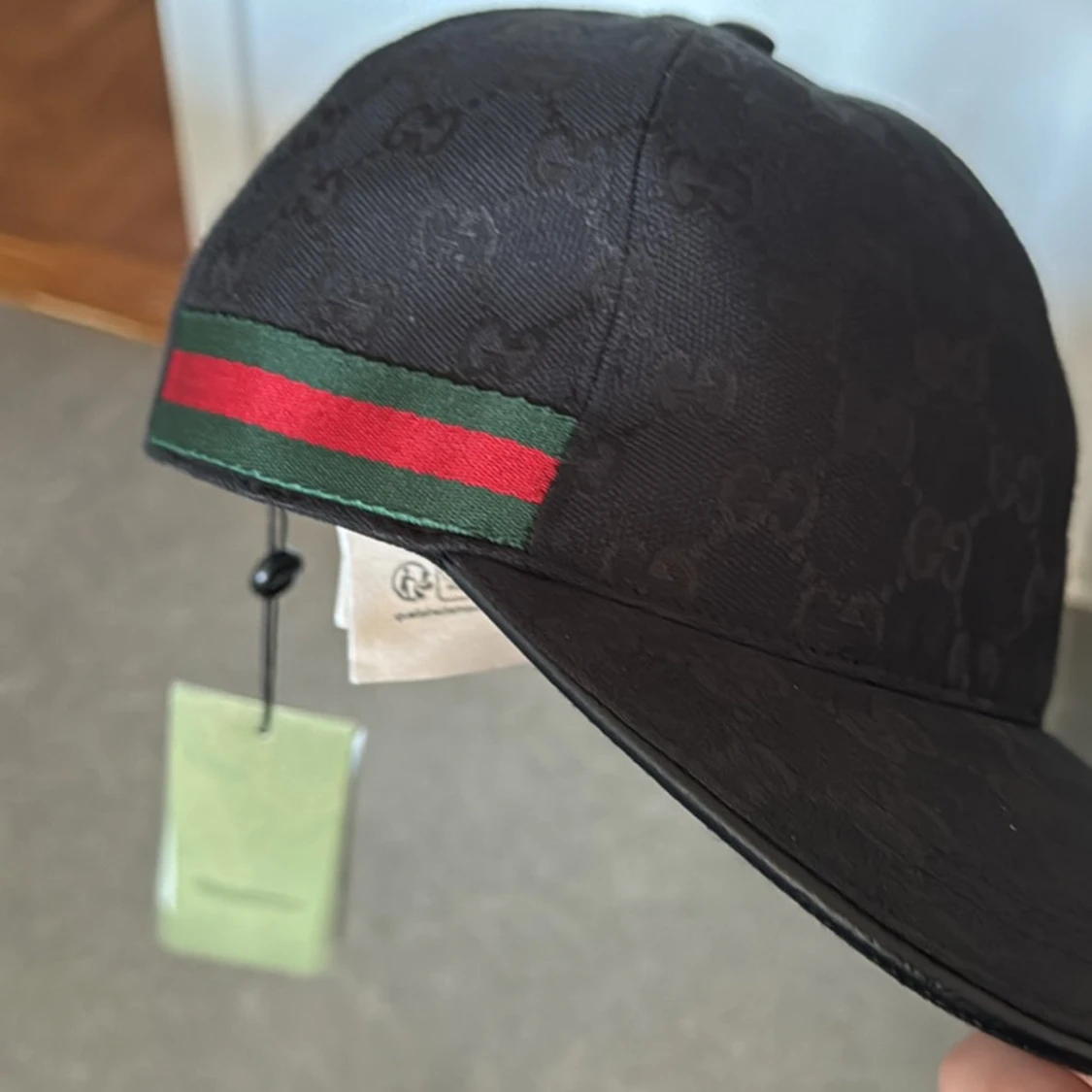 Svart keps från Gucci