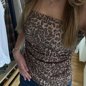 Leopardtopp - Jättefin tubtopp med leopardmönster som inte kommer till använding. Skicka för fler bilder❣️