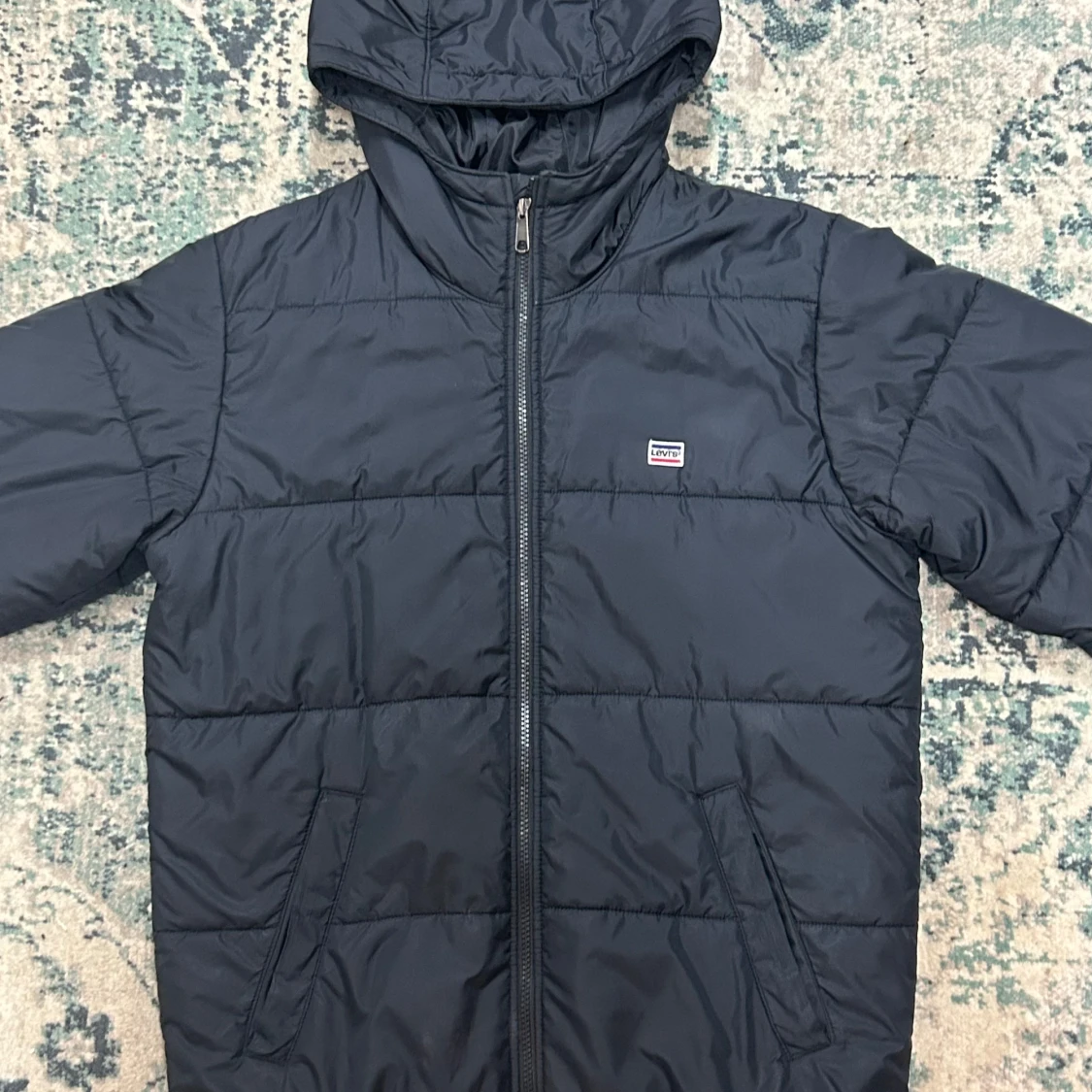 Svart dunjacka från Levi's