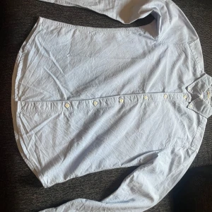 East West skjorta - Ljusblå skjorta från East West,                    storlek small, slim fit