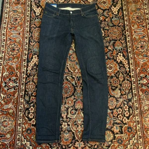 Raw acne blå konst jeans! - Sjukt feta raw jeans från acne! Midja:41,5 längd:102