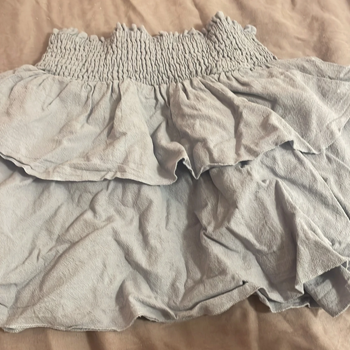 Ljusgrå volangkjol med smock - 2