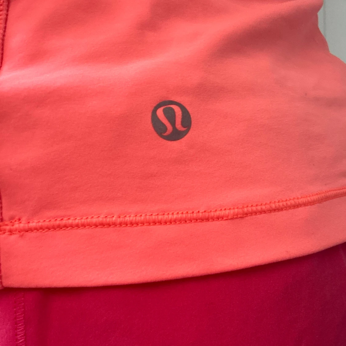 Lululemon träningslinne med inbyggd bh  - 91