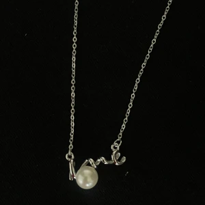 Silvrig love- pärlhalsband - Silvrig love-pärlhalsband, HELT NY
