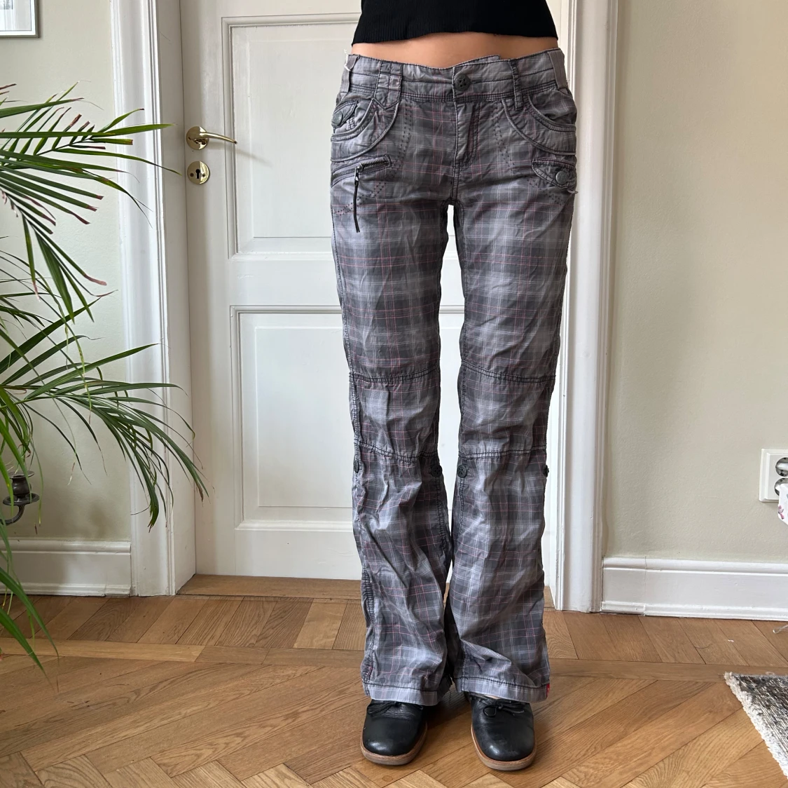 Rutiga cargopants i grå/lila färg - 90