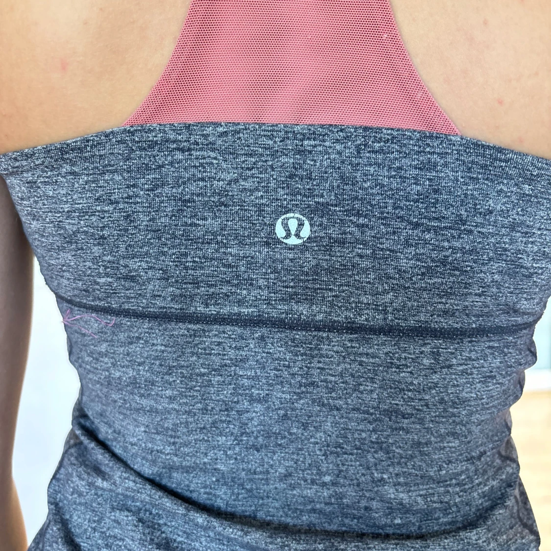Lululemon träningslinne med inbyggd bh  - 91