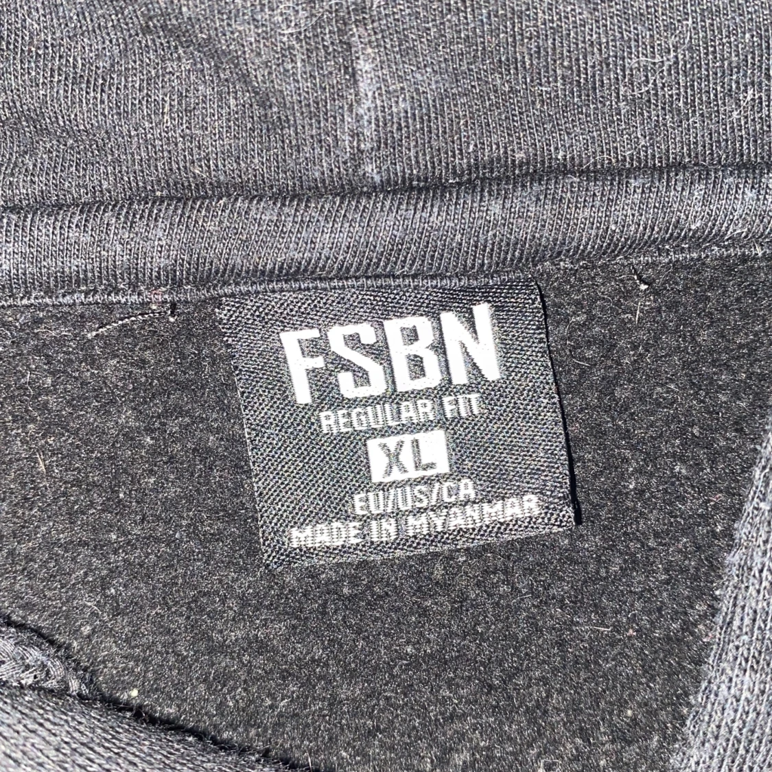 Svart hoodie från FSBN - 91