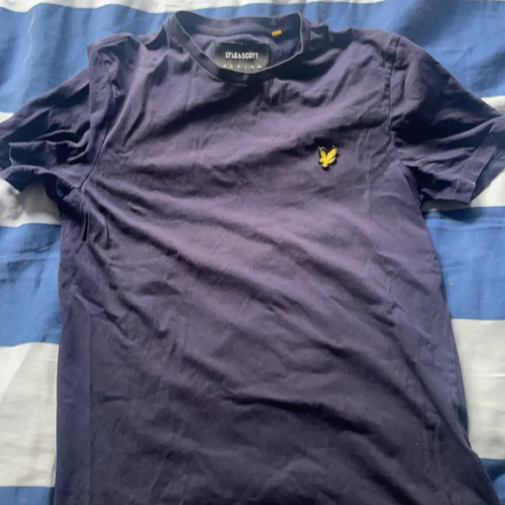 Lyle scott tshirt Som ny Knappt använd. T-shirts.