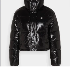 Calvin Klein jacka - Jätte fin jacka och perfekt för vintern