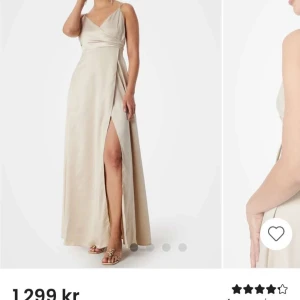 Bal/frstklänning - Balklänning, endast endast använd en gång på min mamma bröllop därav nästan helt ny. Ändå liiiite fransigt långt ner (se bild) men inget som synd när man har den på, helt sjukt vacker men har ej användning för den mer tyvärr💞 Nypris 1299kr
