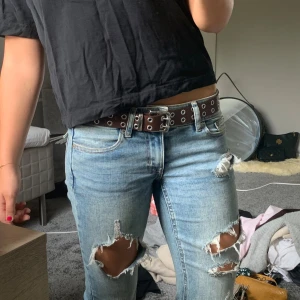 Coolt skärp - Bra skick, passar till det mesta. 120cm långt, fler bilder finns vid behov💕