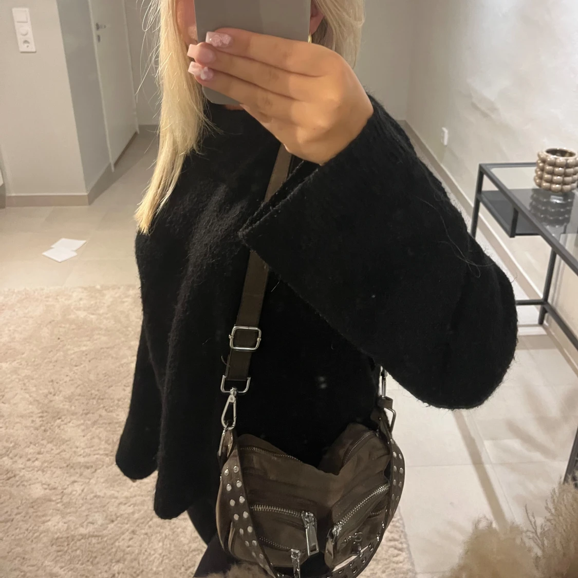 Grå väska från noella  - 90