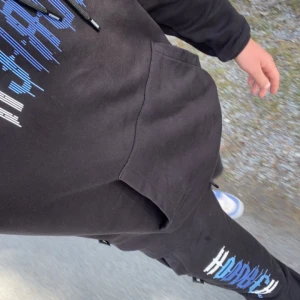 Hoodrich dress - Väldigt bra skick. Har bara använt några gånger. Kontakta mig för mer frågor. Tar emot byten