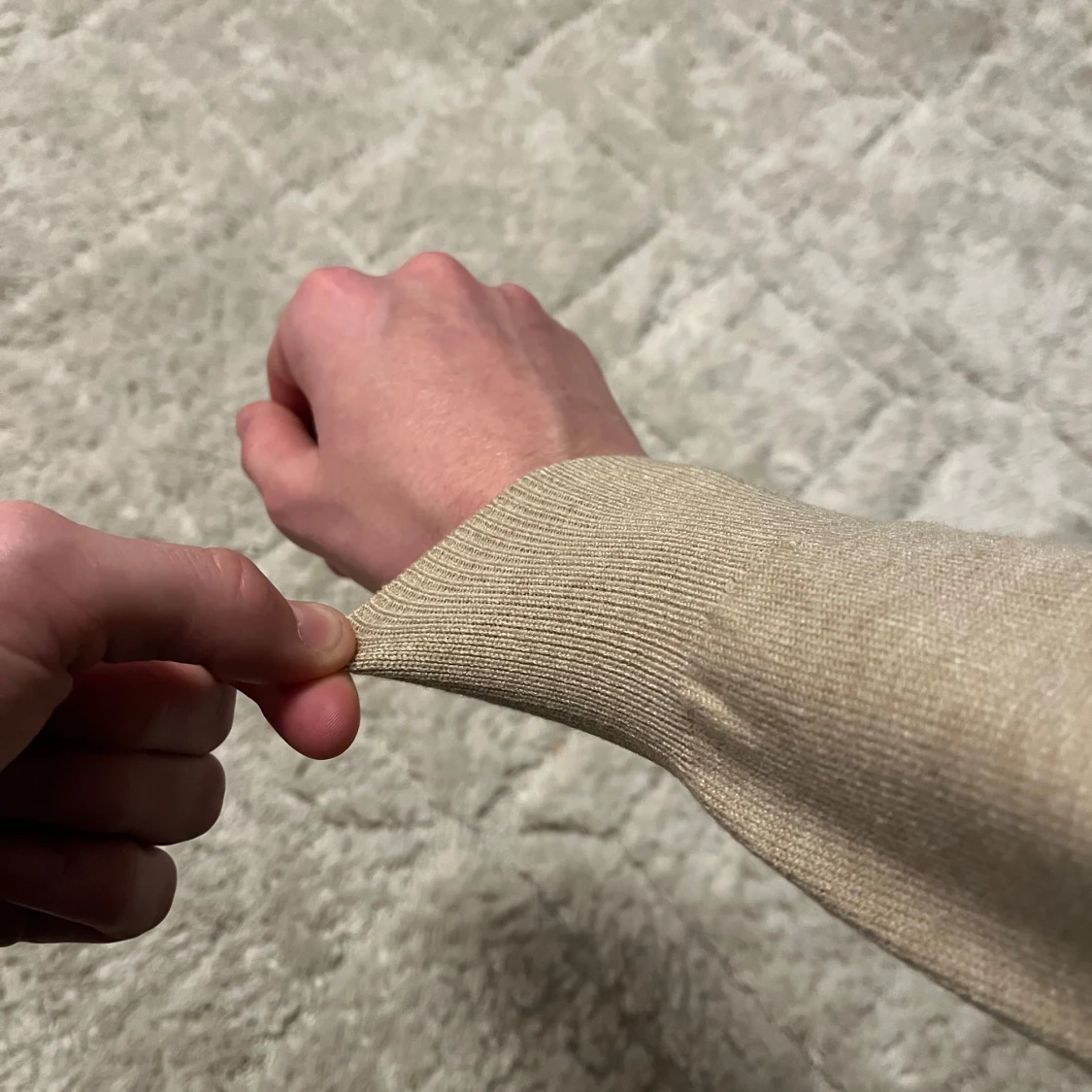 Stickad huvtröja - 91