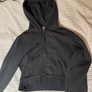 Brandy Melville kofta - Kort kofta från brandy❤️ passar xs-s