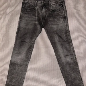 Replay jeans - Gråa replay jeans Använd 4-5 gånger