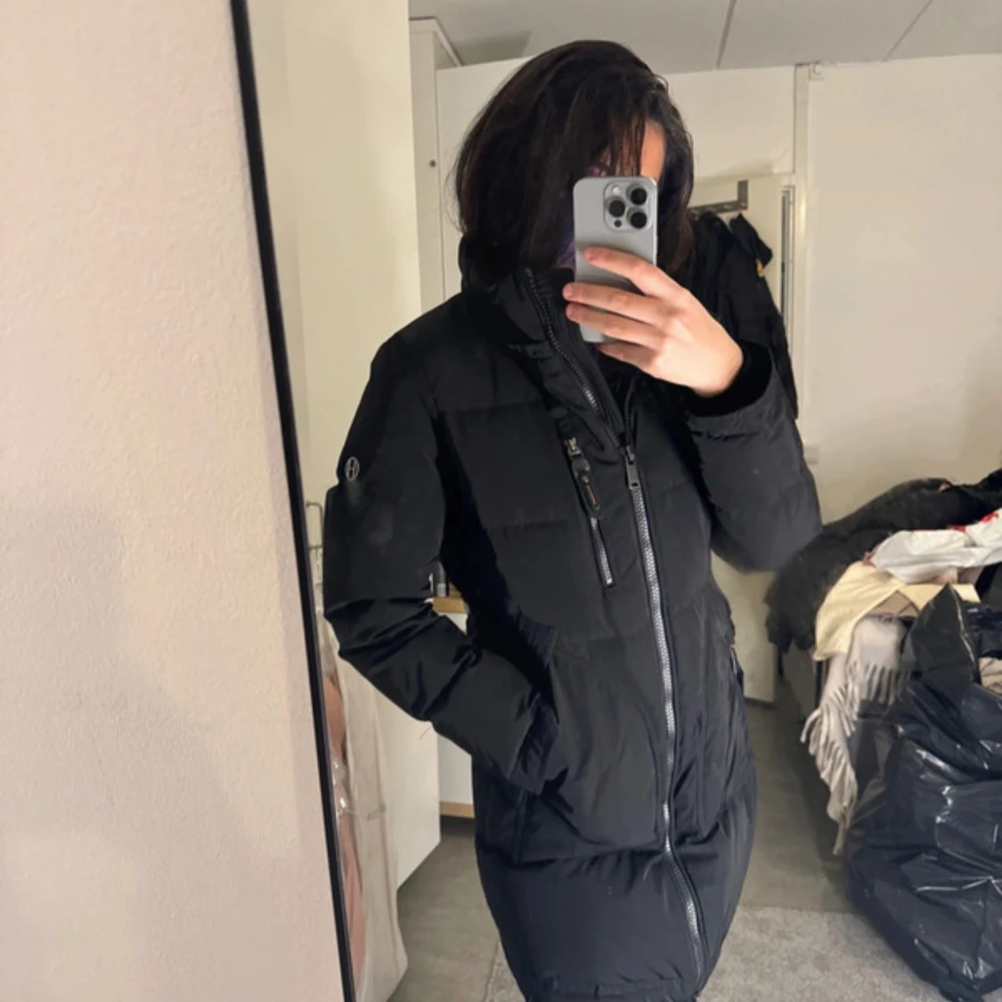 Svart lång dunjacka - 91