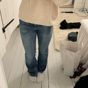 Blå bootcut jeans från Only - Säljer ett par snygga blå jeans från Only, jätte bekväma!! W29 L32