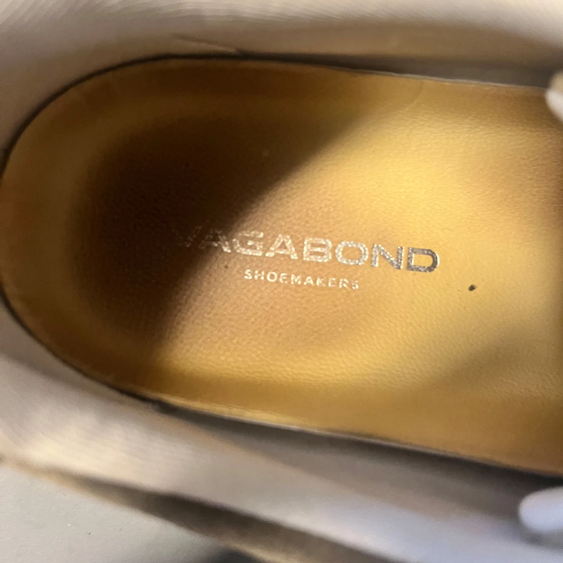 Olivgröna sneakers från Vagabond - 91