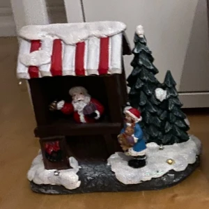 Juldekoration med belysning  - Jul dekoration med belysning. Funkar  bra och går på batteri. KONTAKTA INNAN KÖP NU! 