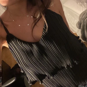 Svart fest topp - Sååå fin svart fest topp i jätte bra skick!!💕💕