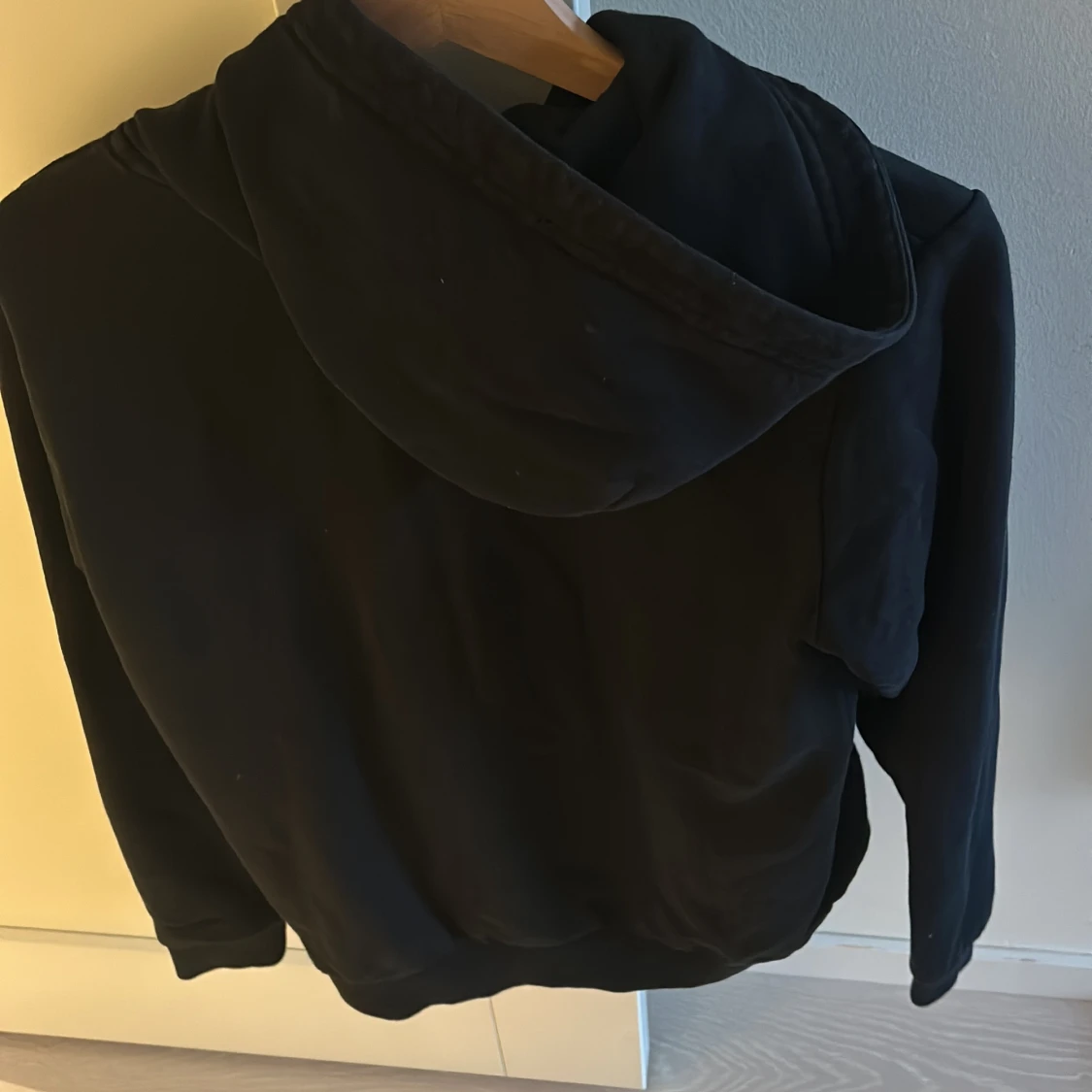 Svart hoodie från Peak Performance - 2