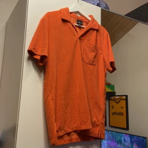 Skjorta - Frotte skjorta från H&M i bra skick, inte använd så mycket. 