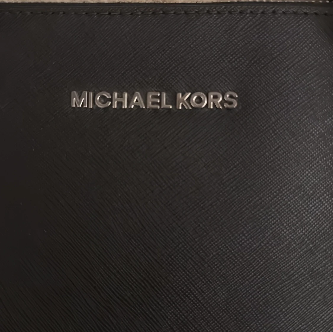 Svart axelväska från Michael Kors - 91