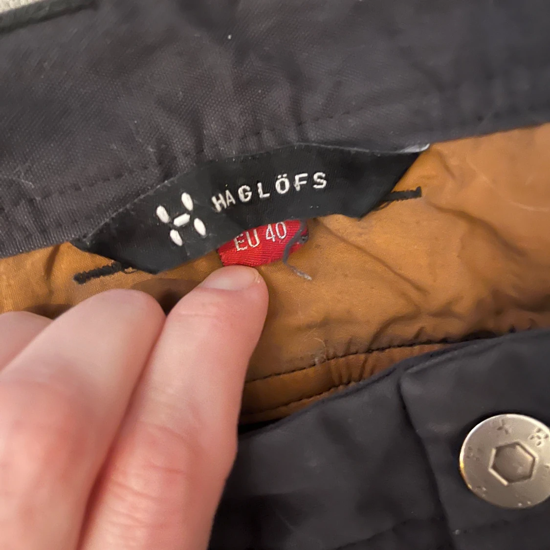 Svarta lång byxor från Haglöfs - 90