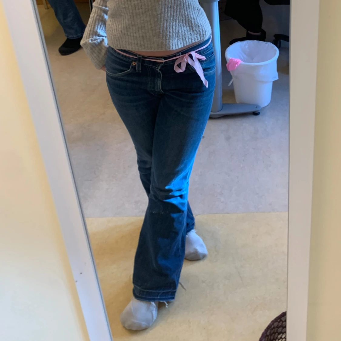 Blå levis bootcut jeans - 90