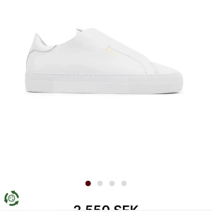 Arigato clean 360 laceless  - Säljer dessa HELT nya i förpackningen pågrund av fel storlek!! Nypris 2550kr men säljer för 2000. Priset kan diskuteras