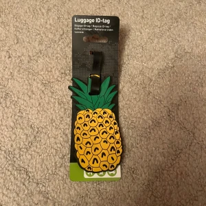 Luggage ID-Tag - Luggage ID-Tag från Rusta, Helt ny & Rekommenderas till dig som inte vill tappa bort eran väska när ni reser bort!