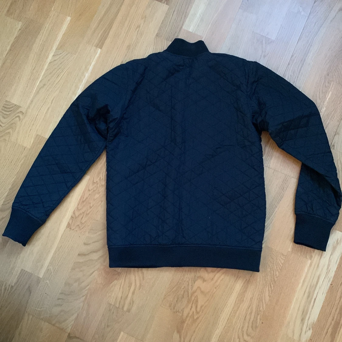 Svart quiltad bomberjacka från Didriksons - 2