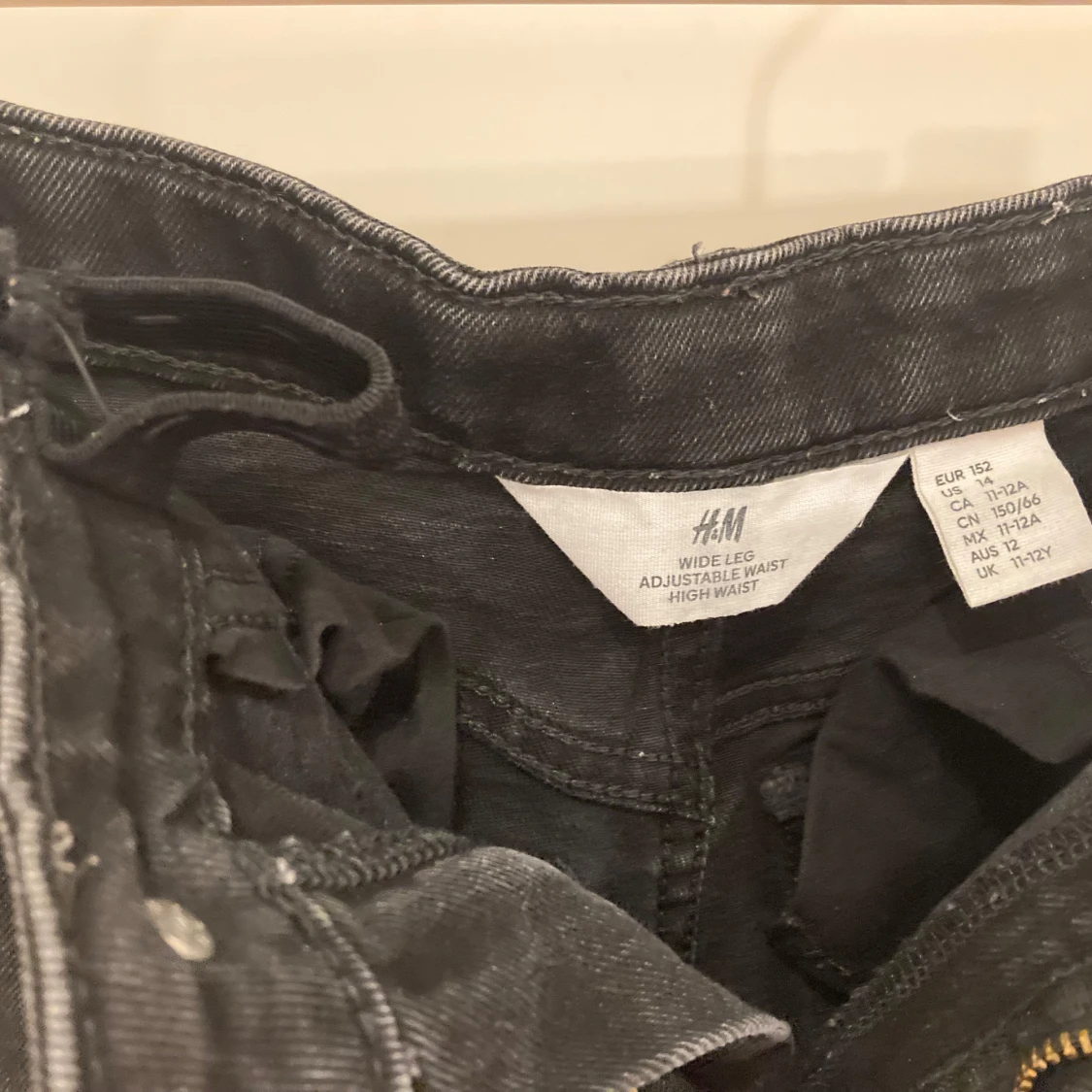 Svarta jeansbyxor från H&M - 91