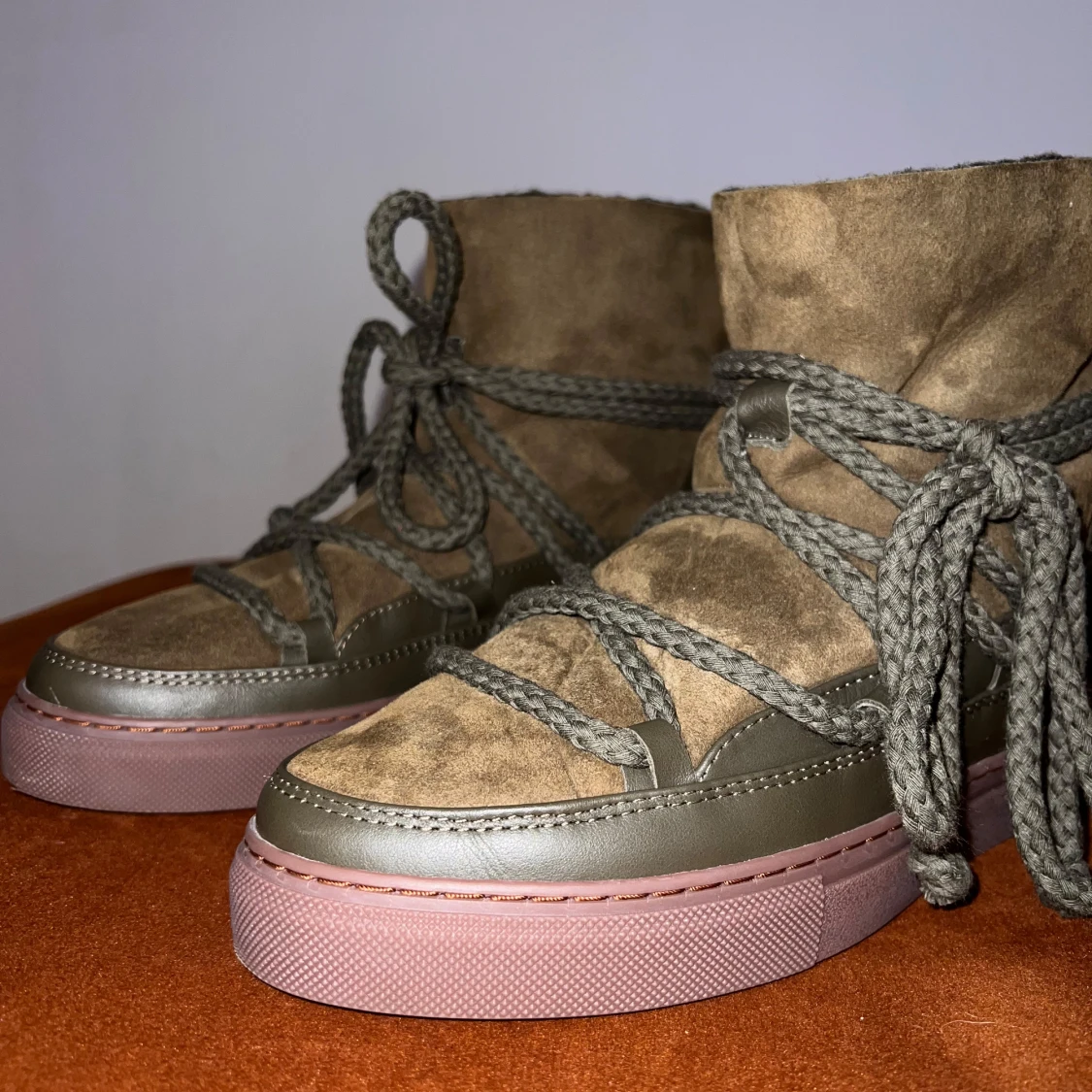 Gröna boots från Inuikii