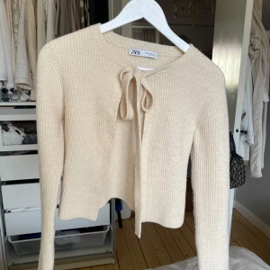 Kofta med knyt - Fin kofta. 