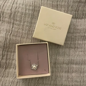 Armband  från Lily and Rose - Elegant armband från Lily and Rose