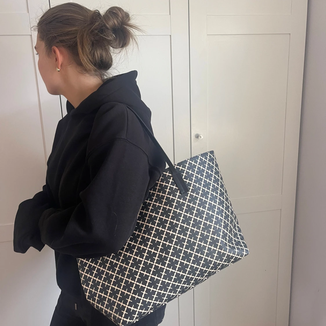 Mönstrad shoppingväska från By Malene Birger - 90