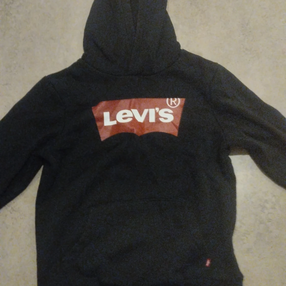 Svart hoodie från Levi's