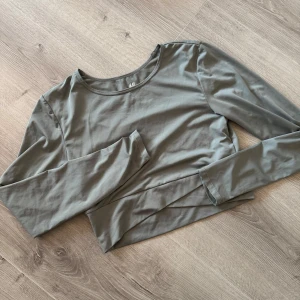 Tränings topp - Träningstopp i mjukt material, fint skick! 