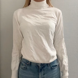 Vit polo - vit polo tröja från H&M i bra skick 