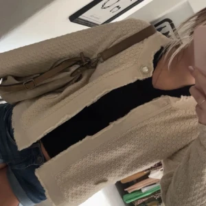 Jacka - Super snygg jacka!! Helt ny😍😍💕Går att användas som jacka på höst/vår men även som en snygg kofta🩷