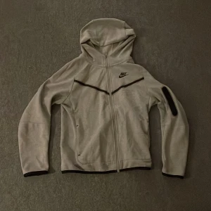 Nike tech fleece  - 147-158 cm 