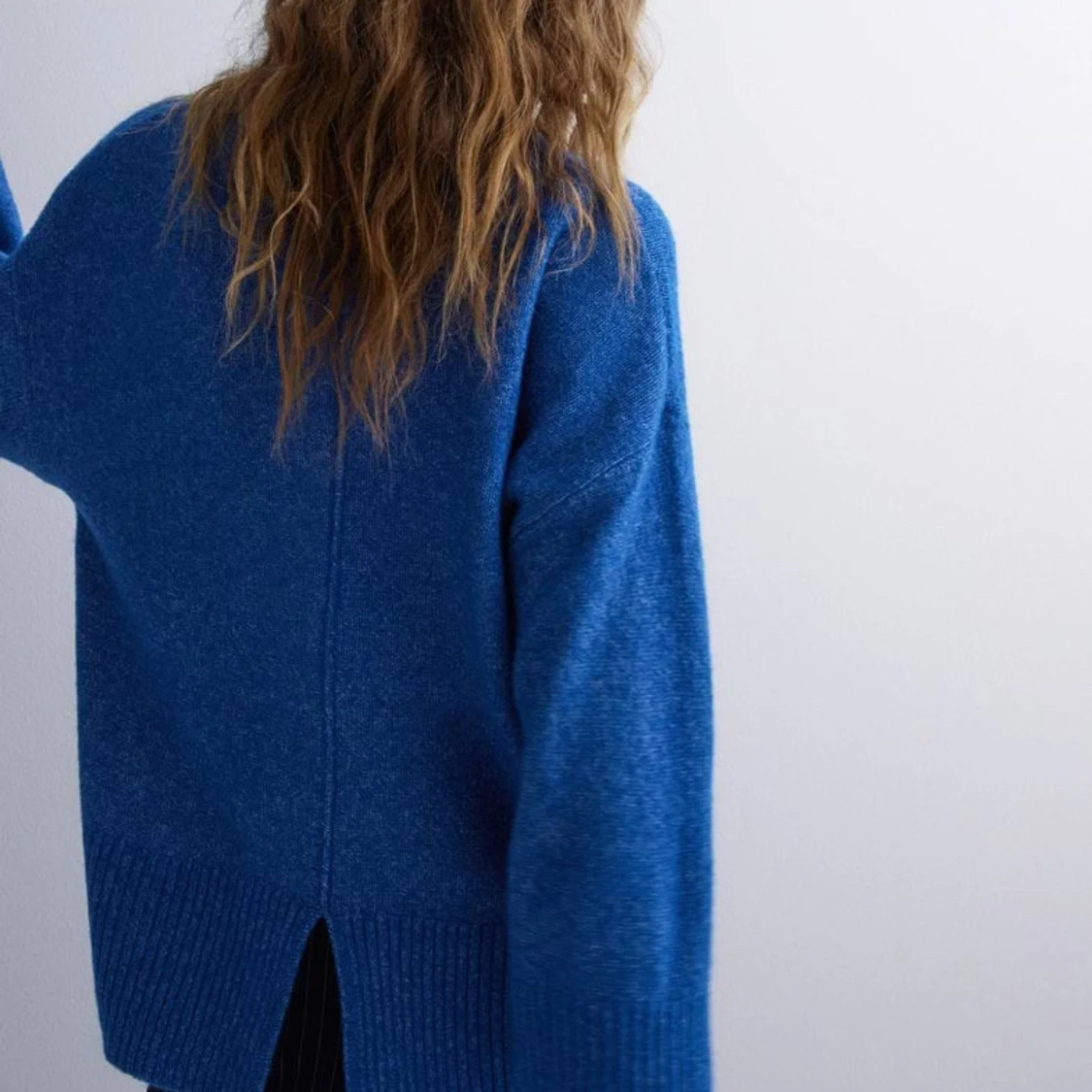 Blå stickad tröja - 90