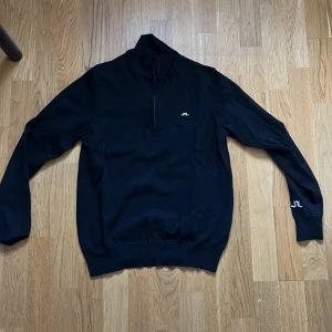 J.Lindeberg halfzip  - Använd endast några få gånger - slim fit - 100% merino ull - kom med prisförslag är inte omöjlig 