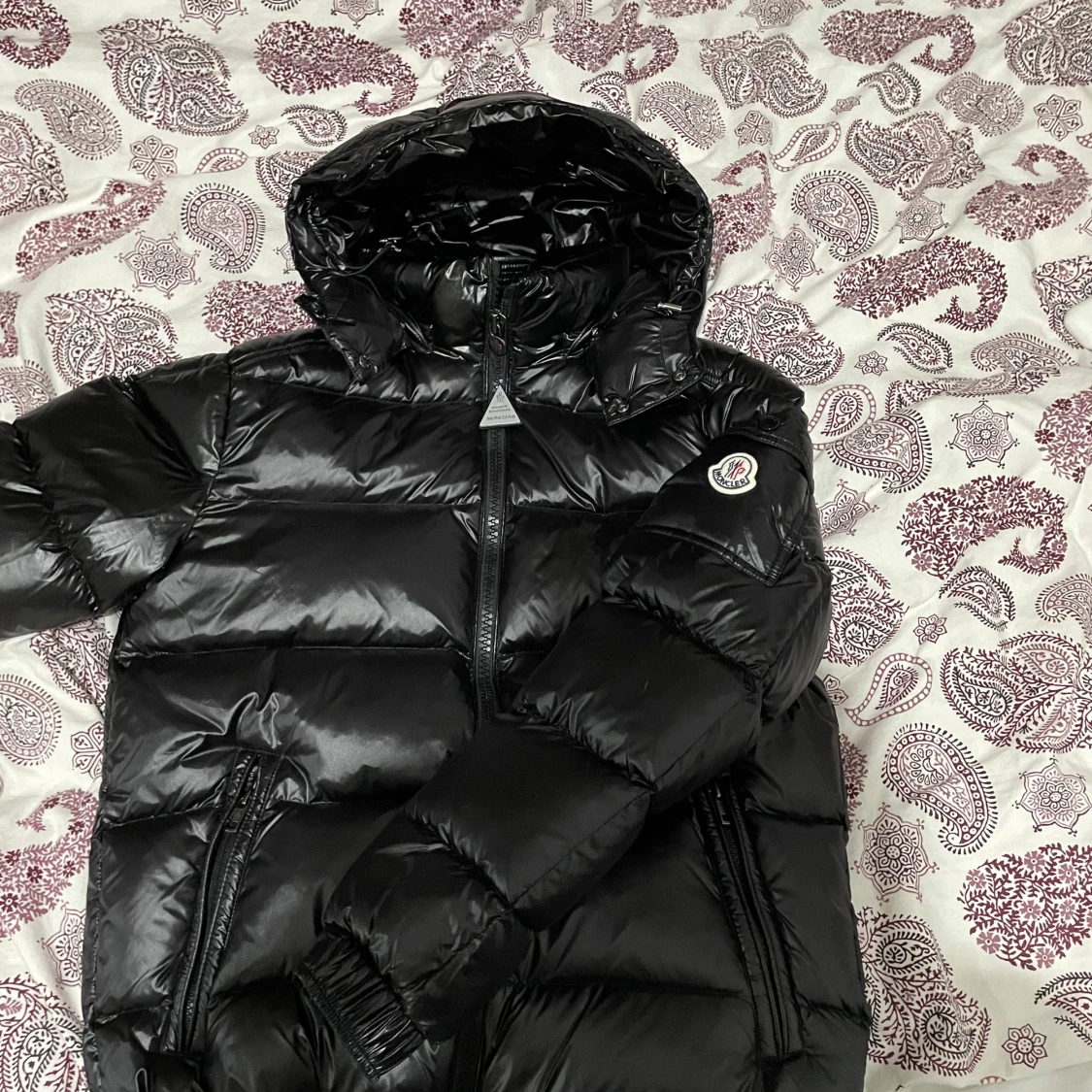 Svart dunjacka från Moncler